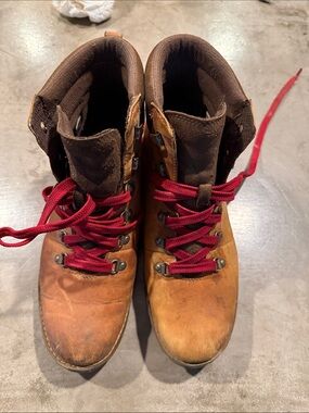 Timberland Tan Leather Combat Boots with Red Laces